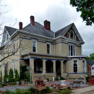 Riverview Mansion Hotel