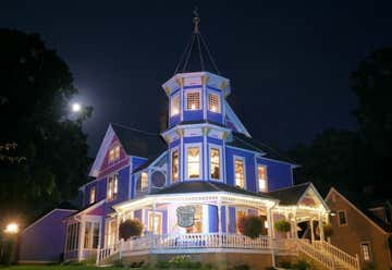 Photo of Historic Hutchinson House
