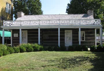 Photo of 1827 Log Courthouse