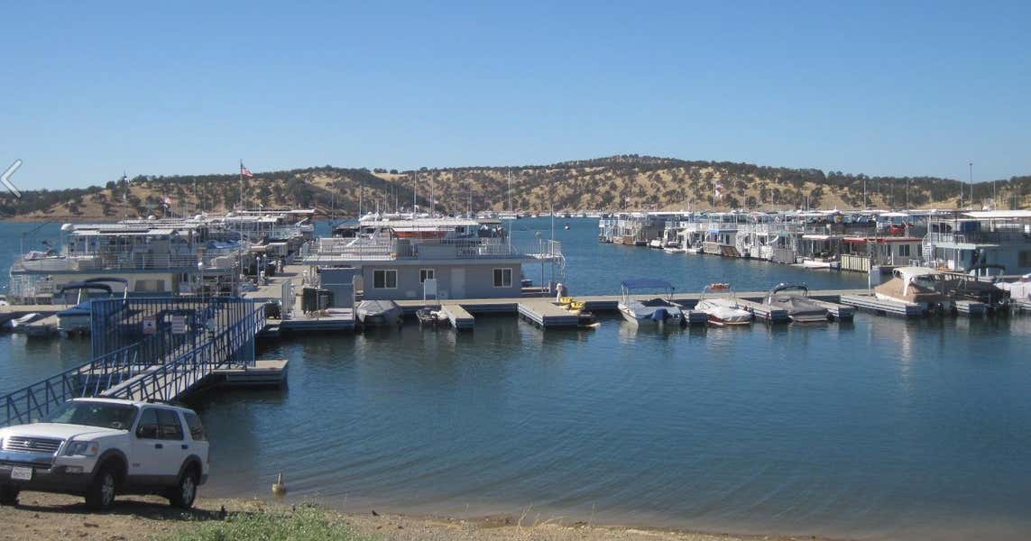 Lake Don Pedro Marina, La Grange Roadtrippers