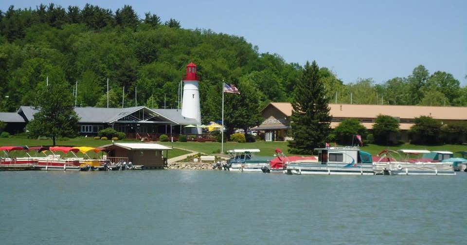 Atwood Lake Boats, Dellroy Roadtrippers