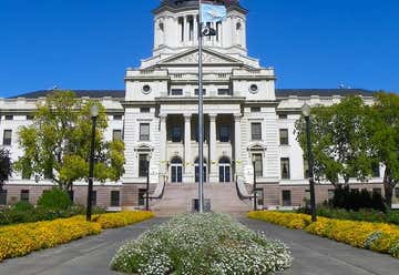 Photo of South Dakota State Capitol