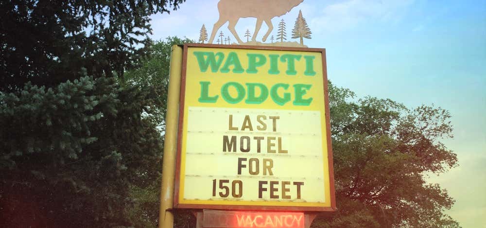Photo of Wapiti Lodge