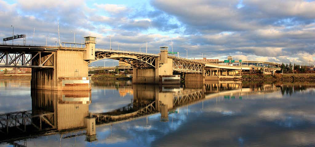 Photo of Morrison Bridge