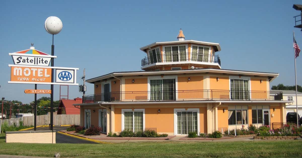 Satellite Motel, Omaha Roadtrippers