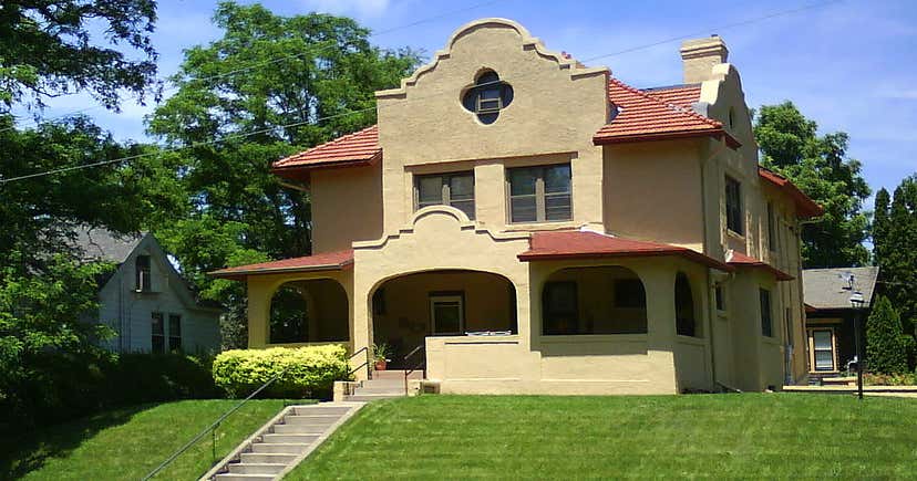 Mission House Bed & Breakfast, Iowa City Roadtrippers