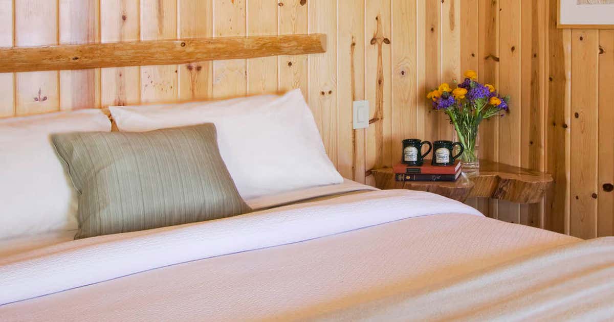 Oakapiney Beach Cottages, Ossineke Roadtrippers