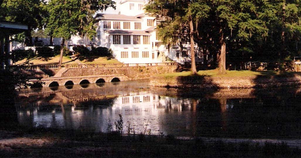 Radium Springs Gardens, Albany Roadtrippers