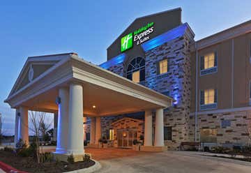 Photo of Holiday Inn Express & Suites Brady