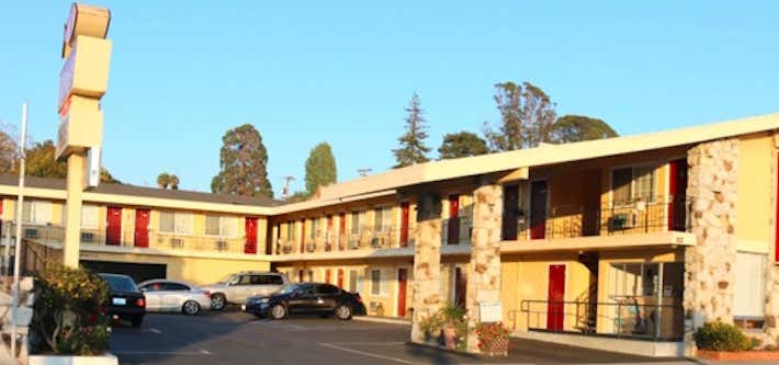 Photo of The Islander Motel Santa Cruz, CA.