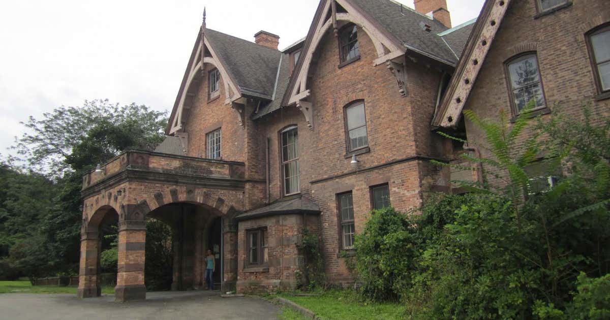 The Craig House Institute / Tioranda, Beacon Roadtrippers