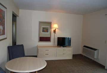 Photo of Clinton Inn & Suites