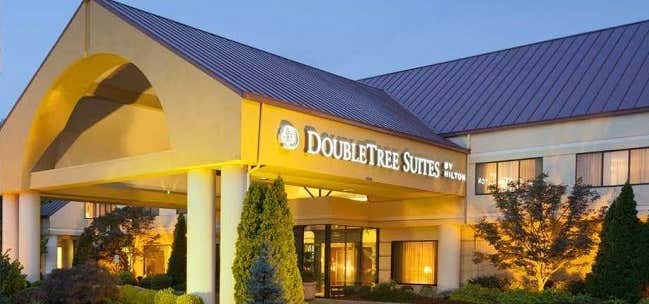 Photo of DoubleTree Suites by Hilton Hotel Cincinnati - Blue Ash