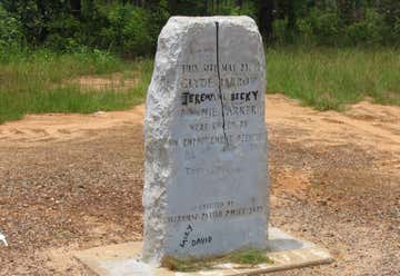 Photo of Bonnie & Clyde Ambush/Death Site Memorial