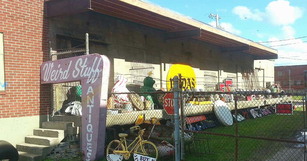 Weird Stuff Antiques, Kansas City Roadtrippers