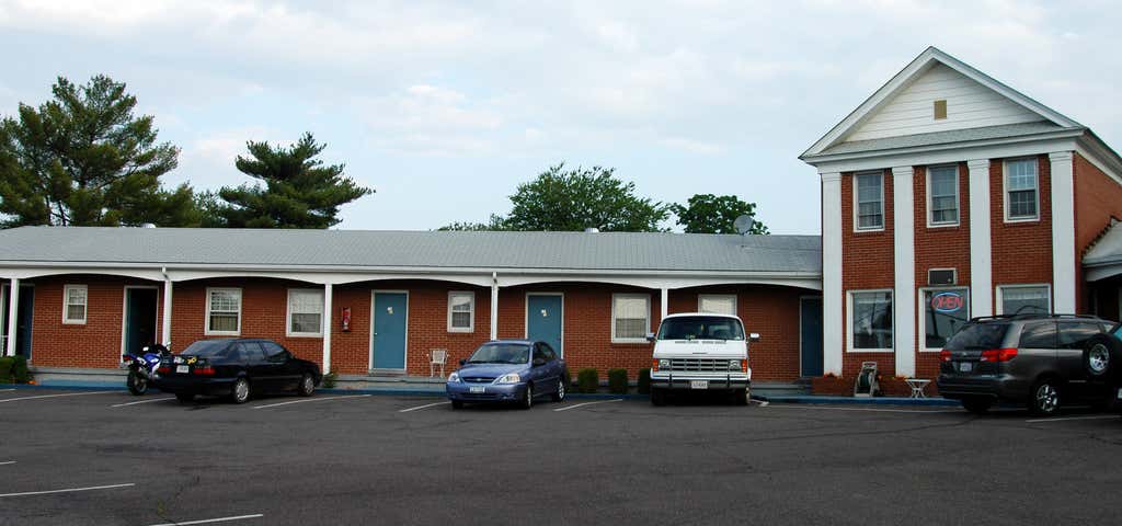 Photo of Tops Motel
