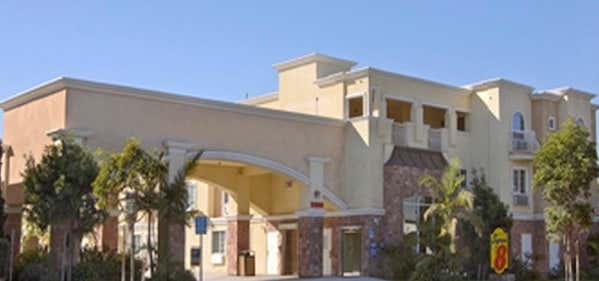 Photo of Super 8 by Wyndham Torrance Lax Airport Area