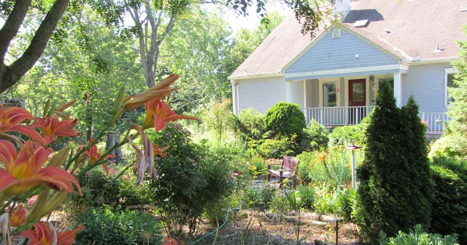 River Gardens Bed and Breakfast, LLC, Muncie Roadtrippers