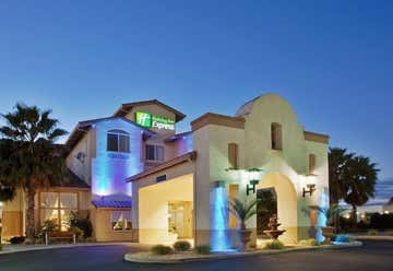 Photo of Holiday Inn Express Hotel & Suites Manteca
