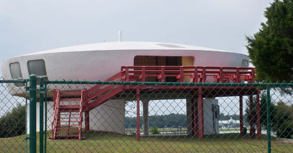 Spaceship house, Garden City Roadtrippers