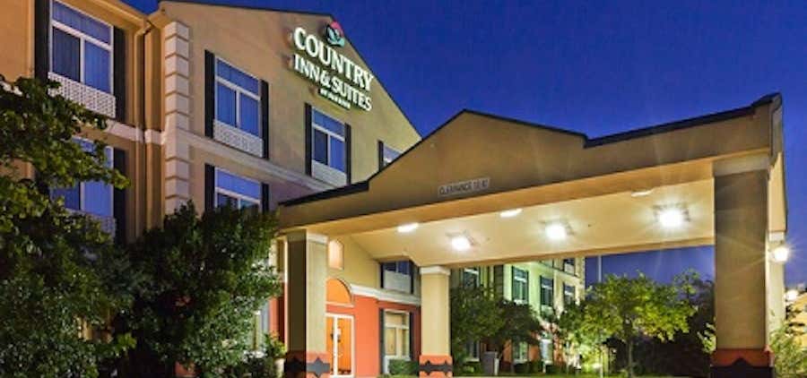 Photo of Country Inn & Suites by Radisson, Austin-University, TX