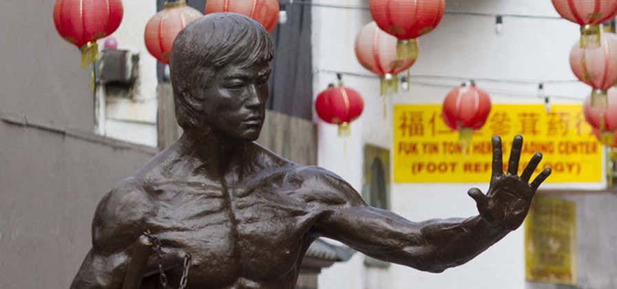 Photo of Bruce Lee Statue