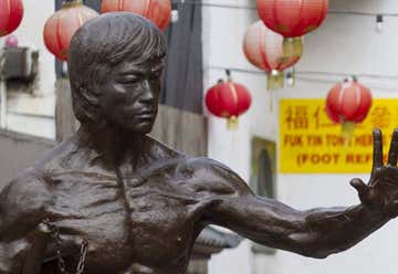 Photo of Bruce Lee Statue