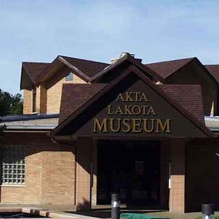 Akta Lakota Museum