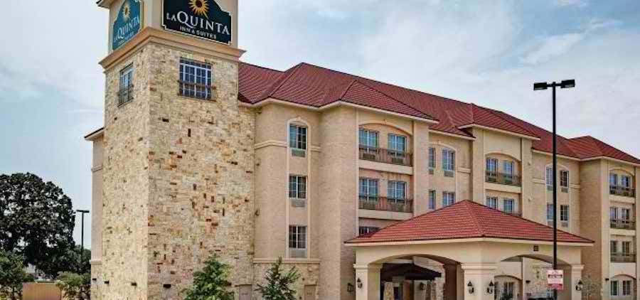 Photo of La Quinta Inn & Suites by Wyndham DFW Airport West - Euless