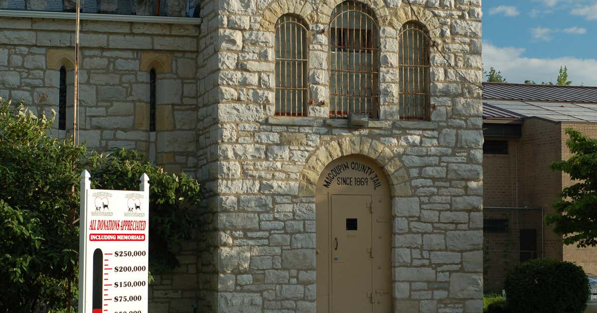 Macoupin County Jail, Carlinville Roadtrippers