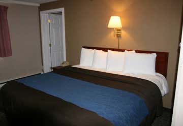 Photo of Bangor Inn & Suites