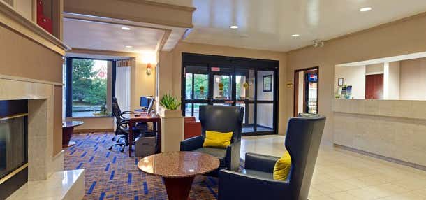 Photo of Courtyard by Marriott Grand Rapids Airport