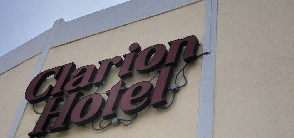 Photo of Clarion Hotel & Suites Hamden