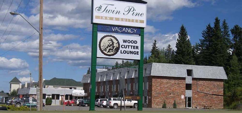 Photo of Twin Pine Motor Inn