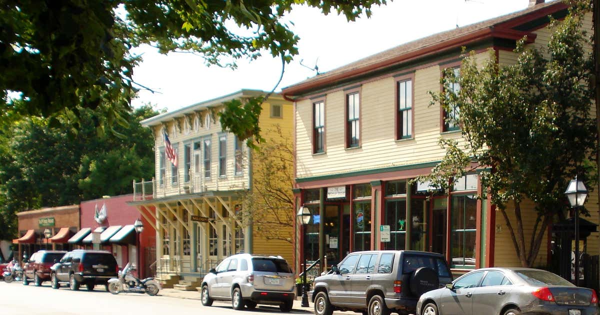 Village of East Davenport, Davenport Roadtrippers