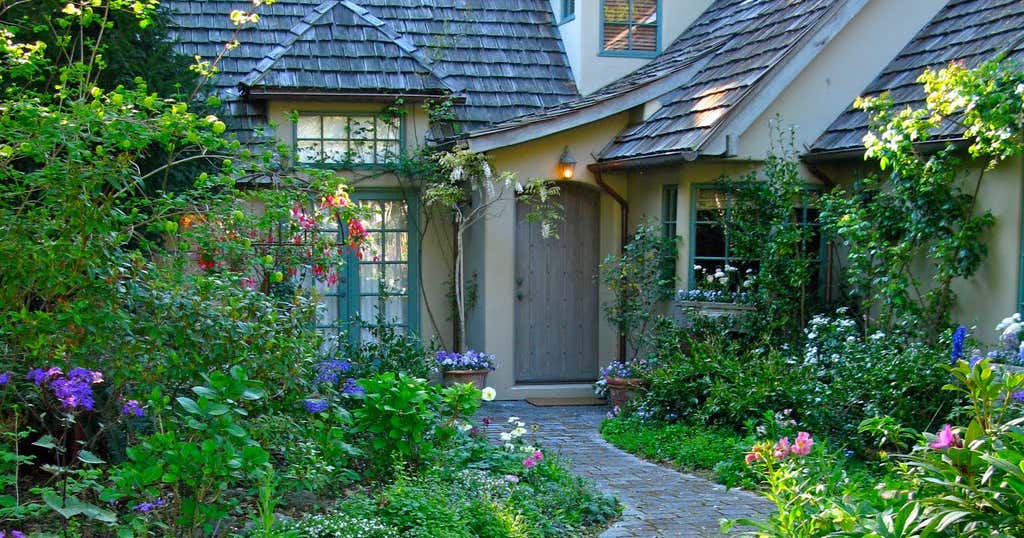 Casanova, CarmelbytheSea Roadtrippers