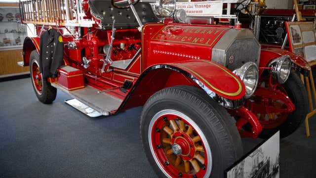 Those Magnificent Old Steam Fire Engines by W Fred Conway