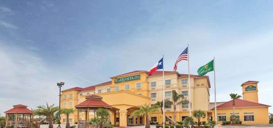 Photo of La Quinta Inn & Suites by Wyndham Houston Channelview