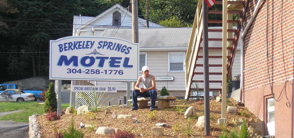 Photo of Berkeley Springs Motel