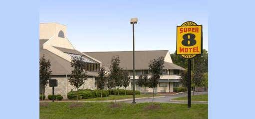 Photo of Super 8 by Wyndham Cincinnati OH