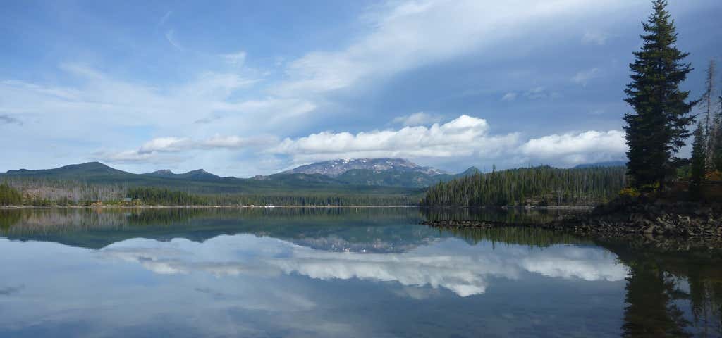 Photo of Elk Lake Resort