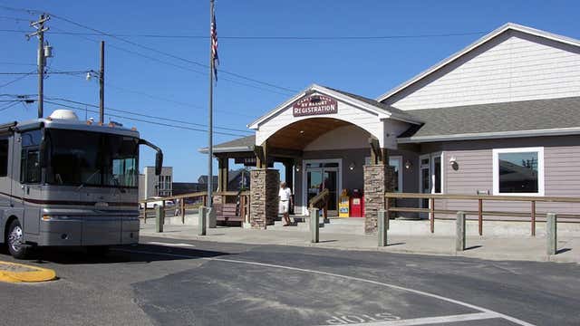 Cape Kiwanda Rv Resort Market Place Pacific City Or Roadtrippers
