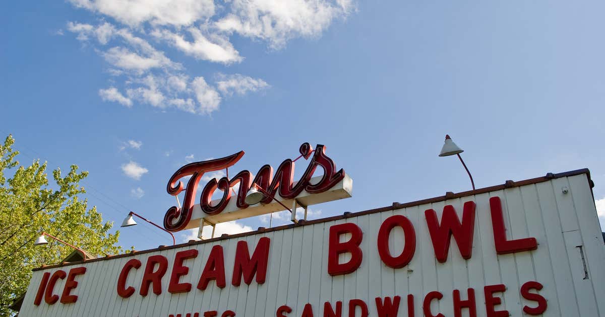 Tom's Ice Cream Bowl, Zanesville Roadtrippers