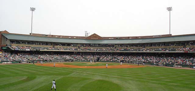 Photo of Louisville Slugger Field
