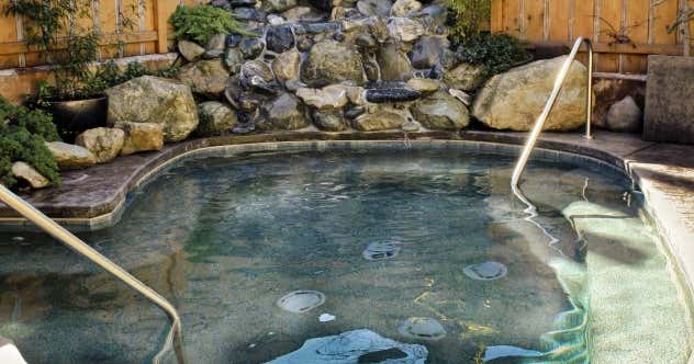 Chozu Bath and Tea Gardens, Ashland Roadtrippers