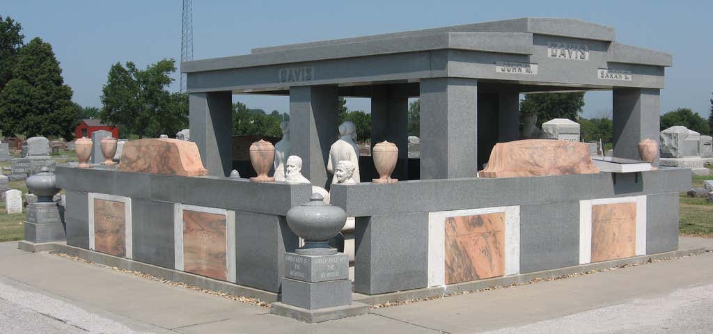 Photo of Davis Memorial