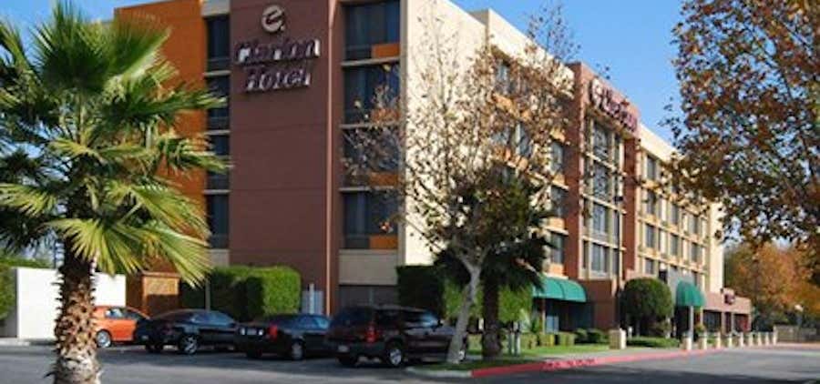 Photo of Clarion Hotel Bakersfield