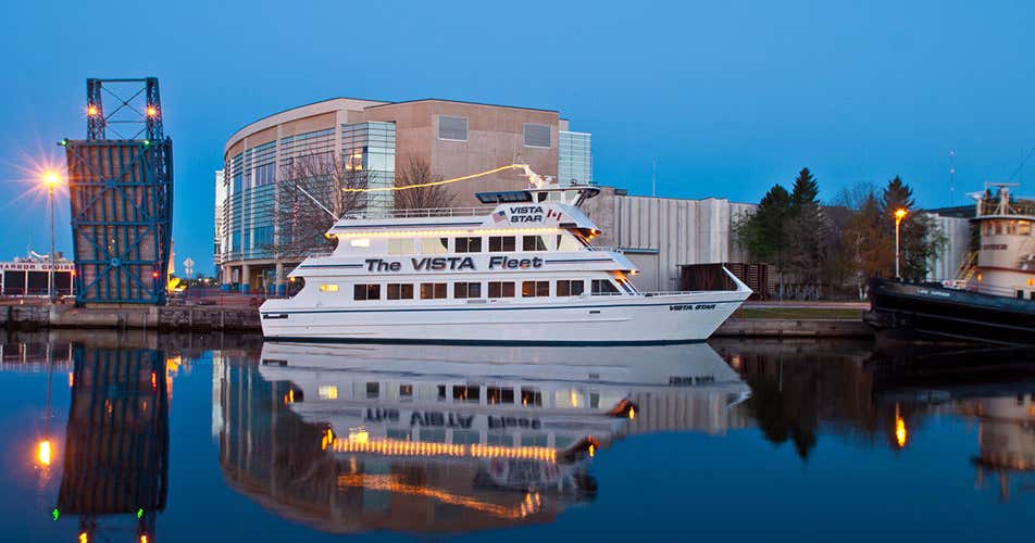 ship tours in duluth