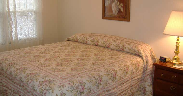 Deer Cliff Inn Restaurant, Preston Roadtrippers