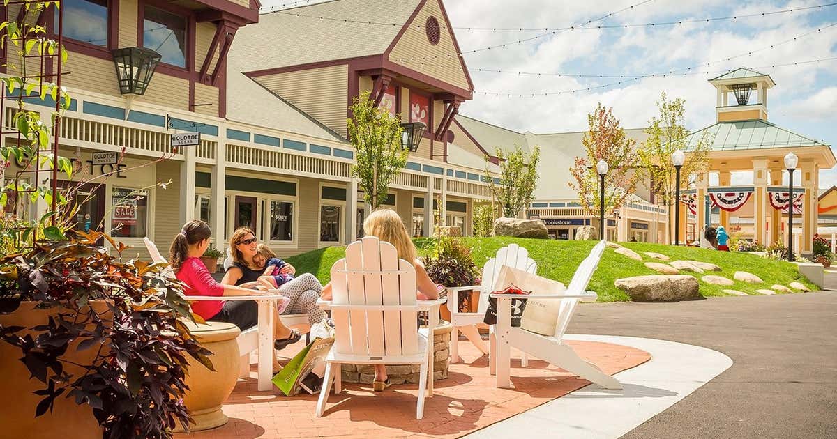 Settlers Green Outlet Village, North Conway Roadtrippers